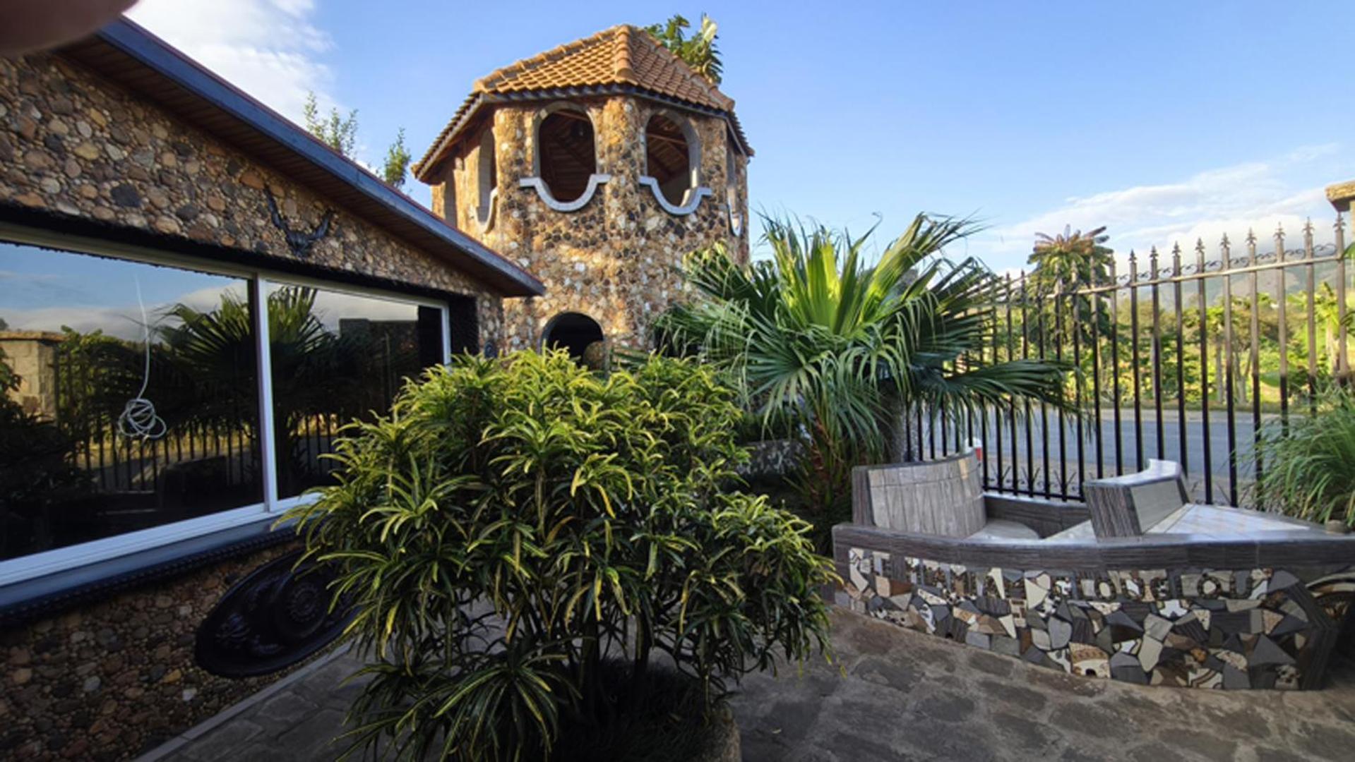 Hotel Restaurant Le Miamiam Glouglou Ambositra Exterior photo