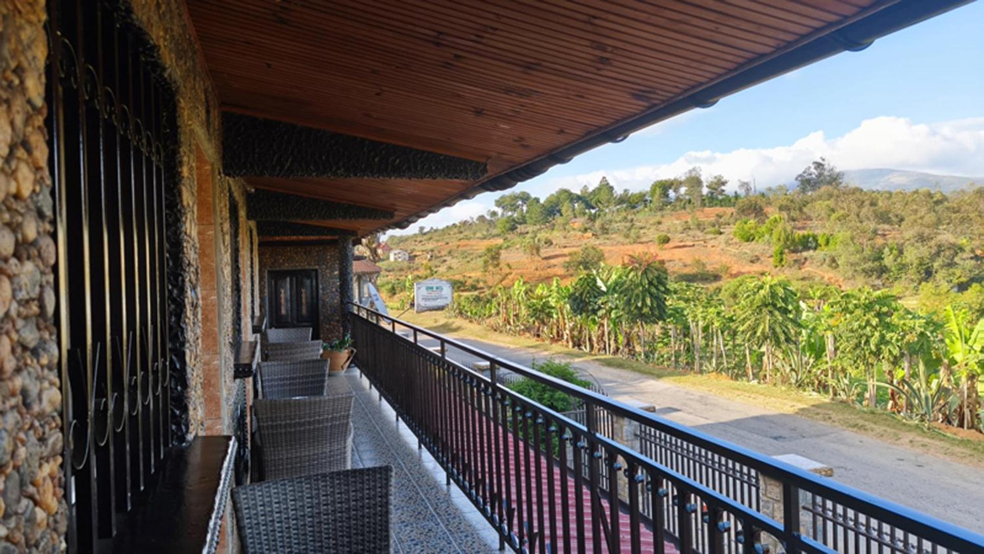 Hotel Restaurant Le Miamiam Glouglou Ambositra Exterior photo
